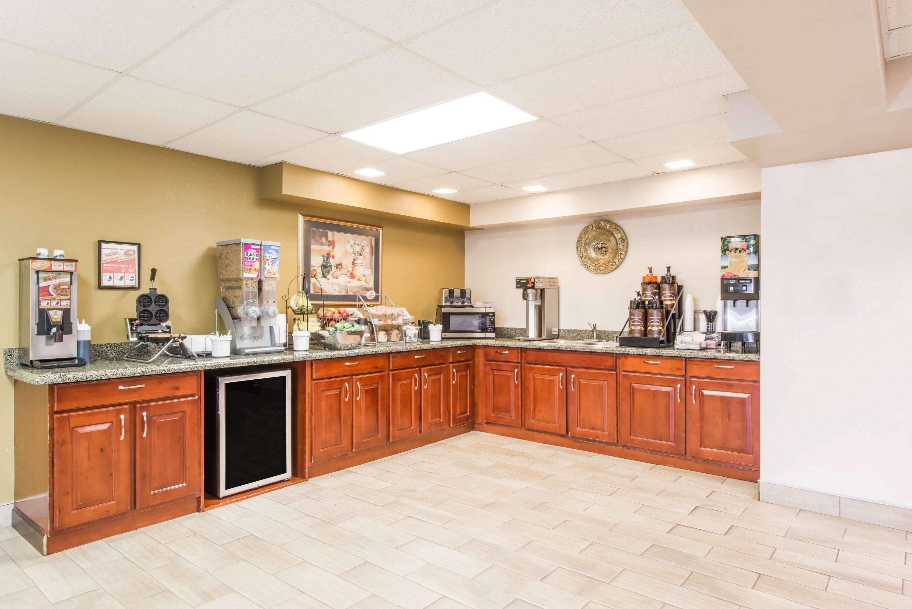 Super 8 By Wyndham Shepherdsville - Louisville South I65 Ngoại thất bức ảnh