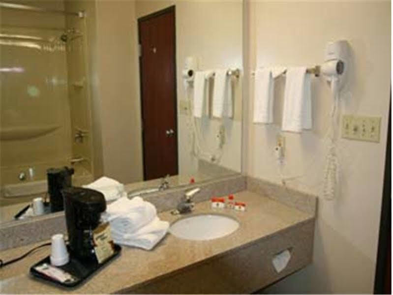 Super 8 By Wyndham Shepherdsville - Louisville South I65 Ngoại thất bức ảnh